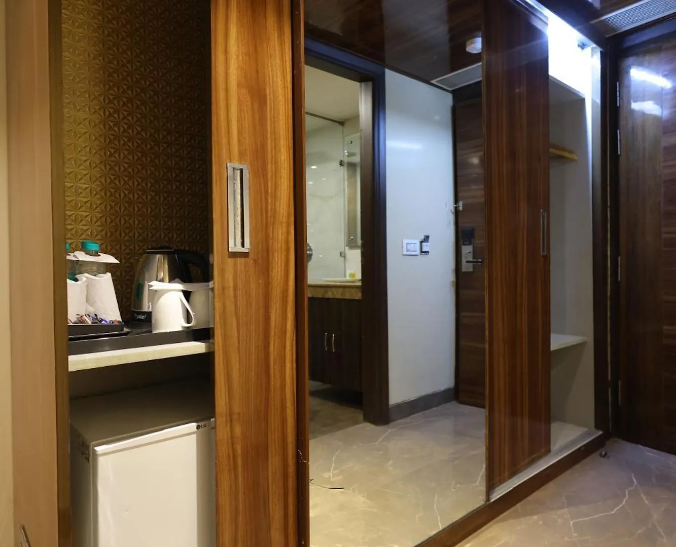 Airport Hotel Ramhan Palace Mahipalpur New Delhi